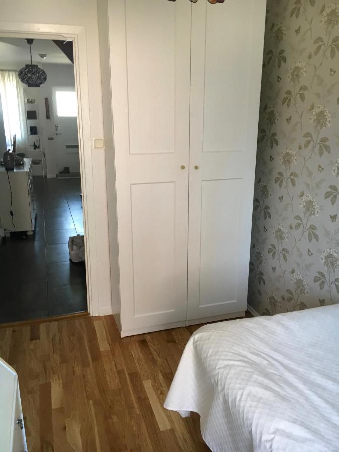 Farsta Bed And Breakfast Ville de Ville de Stockholm Extérieur photo